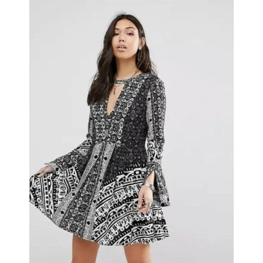 Free People Black Comb Mixed Print Mini Dress Bell Sleeve Cutout Back Size 6